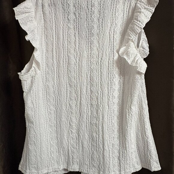 Plus Size Women's Contrast Lace Cap Sleeve Embroidered Blouse - Picture 8 of 9